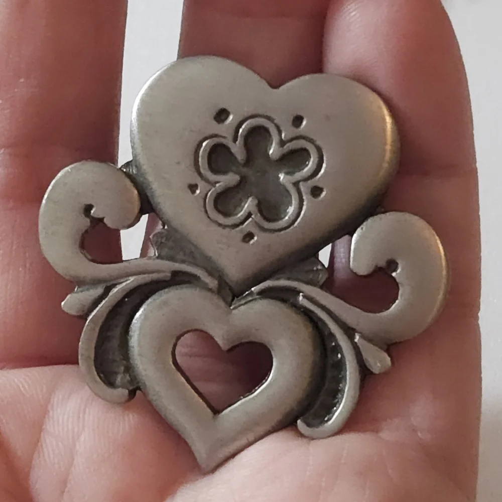 Vintage Double Heart Scroll Design Brooch R Tennesmed Sweden Marked on Back